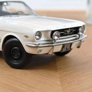 Ford Mustang Coupe 1965 Rallye Monte-Carlo Weiß Jean-Louis Trintignant #184  Norev 1:18 Metallmodell